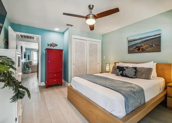 Beachfront Condo-gulf Views-on The Holiday home *